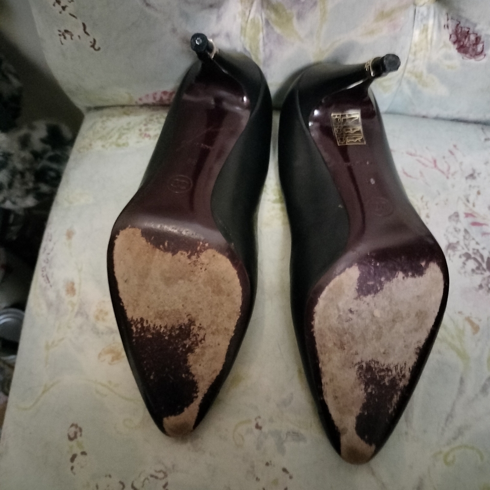 Chanel Authentic 👠 Heels - Picture 6 of 9